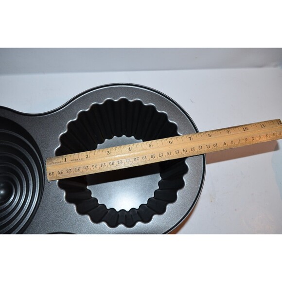 WILTON Large 3D Cupcake Pan Non-Stick Mold Jumbo Baking Cake Pan - Picture 9 of 10